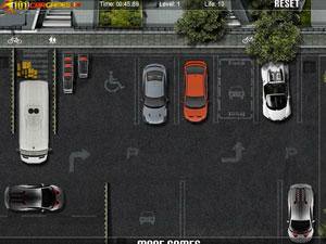 停靠路虎v8