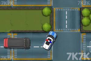 警车马路停靠