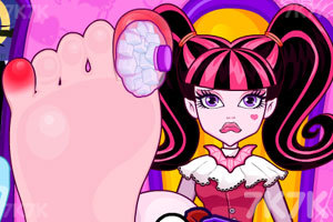 怪物女孩看脚伤